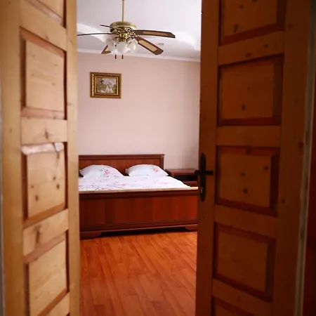 Πανσιόν у карпатах Tukhol'ka